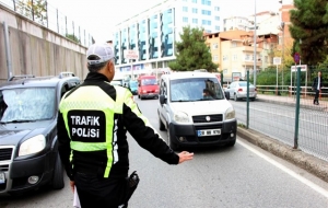 Cam filmi yasak mı 2017? Araçlarda cam filmi cezası ne kadar?